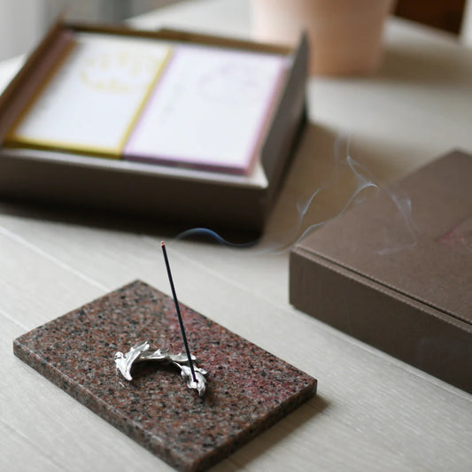 香立いおり/リーフ